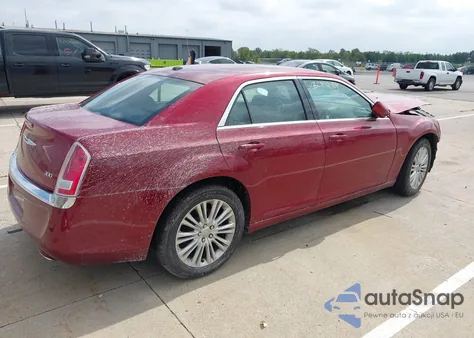 2014 Chrysler 300 z USA, uszkodzony, nr VIN 2C3CCARG8EH255688